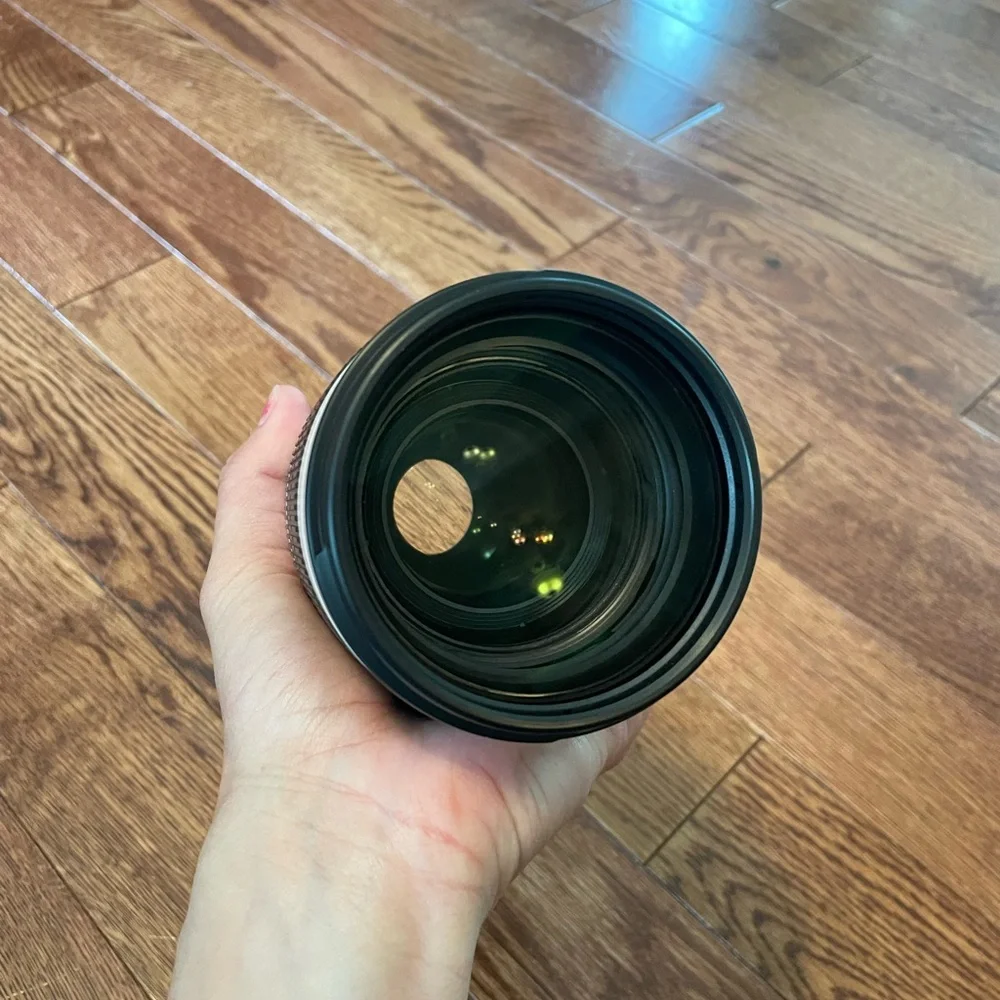 Canon EF 70-200 2.8 lll with lens hood and Canon case